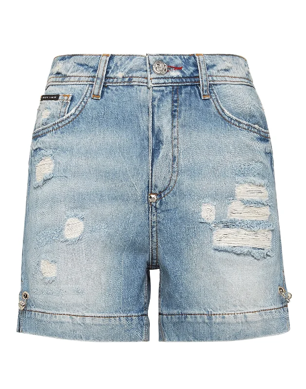 Skort – A hybrid of shorts and a skirt, with a skirt overlay at the front for a feminine touch.Skort – A hybrid of shorts and a skirt, with a skirt overlay at the front for a feminine touch.Hot pants Pins Iconic Plein Skort – A hybrid of shorts and a skirt, with a skirt overlay at the front for a feminine touch.Skort – A hybrid of shorts and a skirt, with a skirt overlay at the front for a feminine touch.Hot pants Pins Iconic Plein