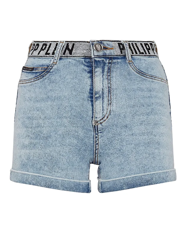 Boyfriend shorts – Relaxed, loose-fit shorts with a slightly longer inseam, often rolled up at the hem for a casual appearance.Boyfriend shorts – Relaxed, loose-fit shorts with a slightly longer inseam, often rolled up at the hem for a casual appearance.Denim Hot Pants Stones Philipp Plein TM with Crystals Boyfriend shorts – Relaxed, loose-fit shorts with a slightly longer inseam, often rolled up at the hem for a casual appearance.Boyfriend shorts – Relaxed, loose-fit shorts with a slightly longer inseam, often rolled up at the hem for a casual appearance.Denim Hot Pants Stones Philipp Plein TM with Crystals