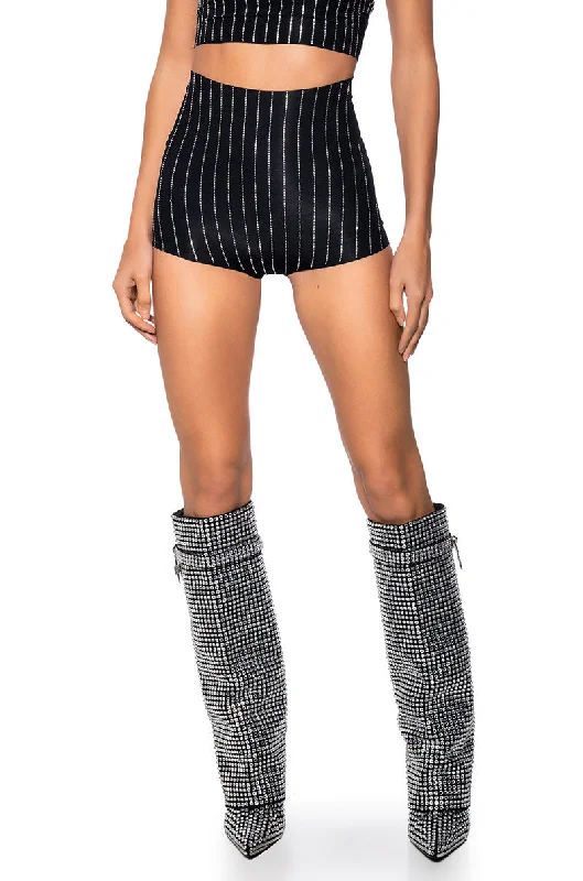 Seamless shorts – Shorts with minimal or no visible seams for a smooth, sleek look.Seamless shorts – Shorts with minimal or no visible seams for a smooth, sleek look.SECOND SKIN RHINESTONE SHORT