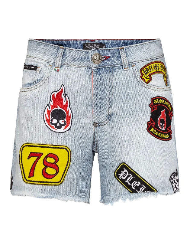 Denim shorts – Shorts made from denim fabric, often associated with a casual, summery vibe.Denim shorts – Shorts made from denim fabric, often associated with a casual, summery vibe.Hot pants "Fashion show" Denim shorts – Shorts made from denim fabric, often associated with a casual, summery vibe.Denim shorts – Shorts made from denim fabric, often associated with a casual, summery vibe.Hot pants "Fashion show"