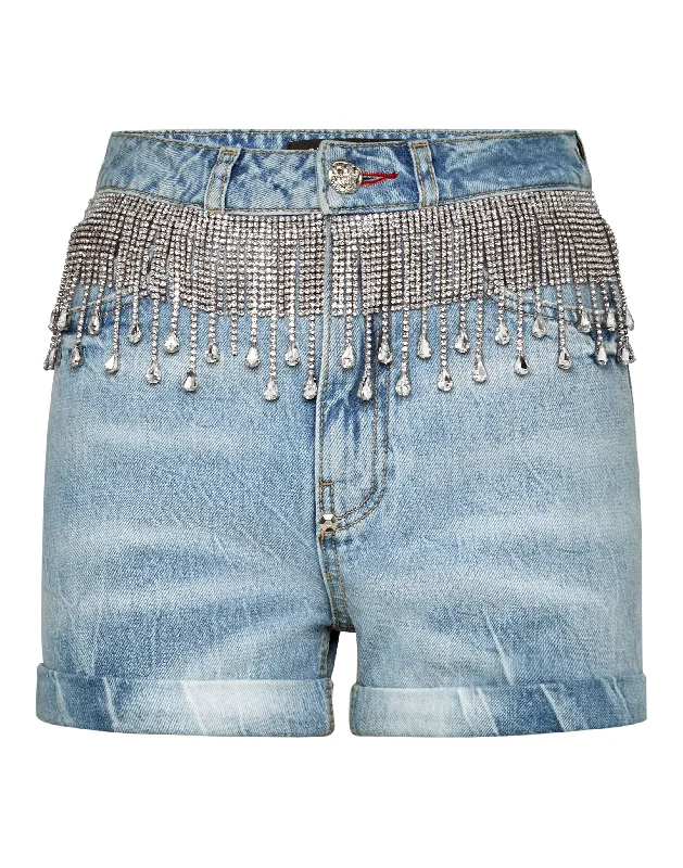 Cut-off shorts – Shorts made by cutting denim or other fabric, typically frayed at the edges for a distressed look.Cut-off shorts – Shorts made by cutting denim or other fabric, typically frayed at the edges for a distressed look.Hot pants Fringe Cut-off shorts – Shorts made by cutting denim or other fabric, typically frayed at the edges for a distressed look.Cut-off shorts – Shorts made by cutting denim or other fabric, typically frayed at the edges for a distressed look.Hot pants Fringe