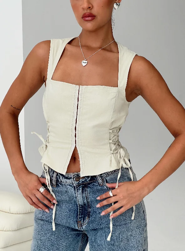 Hooded vest – Vest with an attached hood for extra warmth and styleHooded vest – Vest with an attached hood for extra warmth and styleMyrin Top Beige Hooded vest – Vest with an attached hood for extra warmth and styleHooded vest – Vest with an attached hood for extra warmth and styleMyrin Top Beige