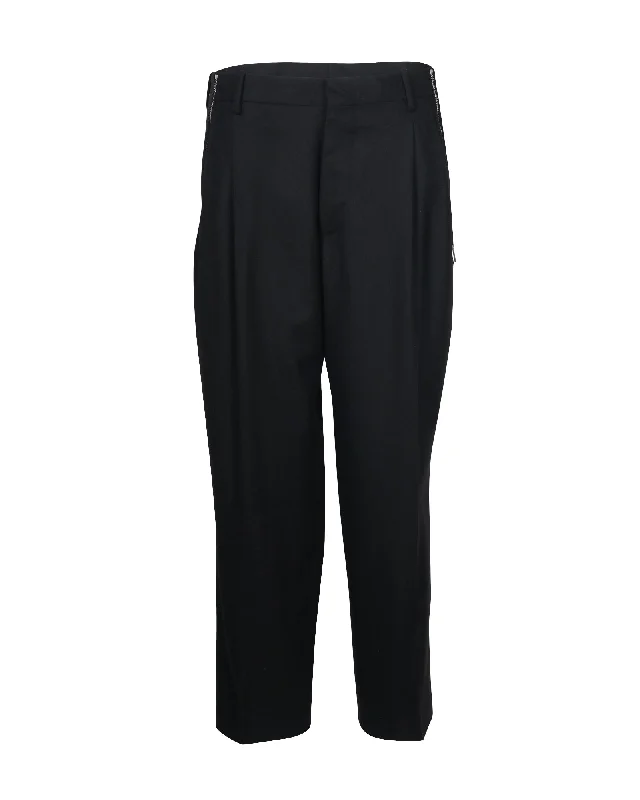 Athleisure trousers – Comfortable, performance-focused trousers that can be worn for both working out and casual wear.Athleisure trousers – Comfortable, performance-focused trousers that can be worn for both working out and casual wear.Balenciaga Trousers with Side Zip Detail in Black Virgin Wool Athleisure trousers – Comfortable, performance-focused trousers that can be worn for both working out and casual wear.Athleisure trousers – Comfortable, performance-focused trousers that can be worn for both working out and casual wear.Balenciaga Trousers with Side Zip Detail in Black Virgin Wool