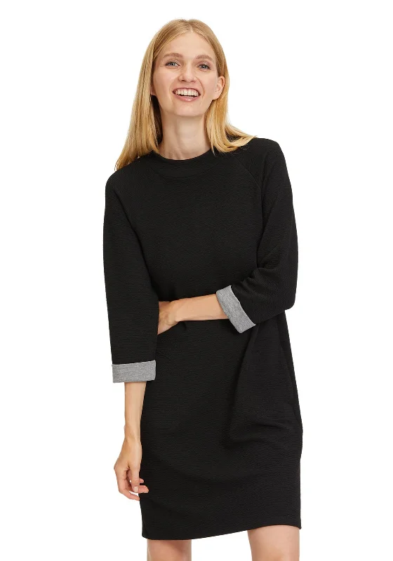 Shift dress – Loose, straight-cut dress that doesn't define the waist, offering a more relaxed fit.Shift dress – Loose, straight-cut dress that doesn't define the waist, offering a more relaxed fit.Betty Barclay Ribbed Light Knit Shift Dress, Black Shift dress – Loose, straight-cut dress that doesn't define the waist, offering a more relaxed fit.Shift dress – Loose, straight-cut dress that doesn't define the waist, offering a more relaxed fit.Betty Barclay Ribbed Light Knit Shift Dress, Black