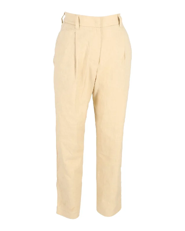 Booty-lifting trousers – Trousers designed with specific stitching or structure to enhance the shape of the rear.Booty-lifting trousers – Trousers designed with specific stitching or structure to enhance the shape of the rear.Brunello Cucinelli Trousers in Cream Cotton Booty-lifting trousers – Trousers designed with specific stitching or structure to enhance the shape of the rear.Booty-lifting trousers – Trousers designed with specific stitching or structure to enhance the shape of the rear.Brunello Cucinelli Trousers in Cream Cotton