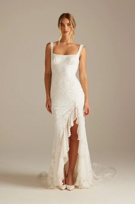 Halterneck dress – Dress with straps that tie around the neck, leaving the shoulders and back exposed.Halterneck dress – Dress with straps that tie around the neck, leaving the shoulders and back exposed.Carmen Halterneck dress – Dress with straps that tie around the neck, leaving the shoulders and back exposed.Halterneck dress – Dress with straps that tie around the neck, leaving the shoulders and back exposed.Carmen