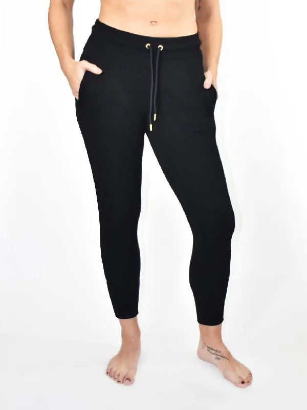 Flared trousers – Trousers with a gradual flare from the knee down, often associated with retro or 1970s fashion.Flared trousers – Trousers with a gradual flare from the knee down, often associated with retro or 1970s fashion.Contour Crop Jogger In Black Flared trousers – Trousers with a gradual flare from the knee down, often associated with retro or 1970s fashion.Flared trousers – Trousers with a gradual flare from the knee down, often associated with retro or 1970s fashion.Contour Crop Jogger In Black