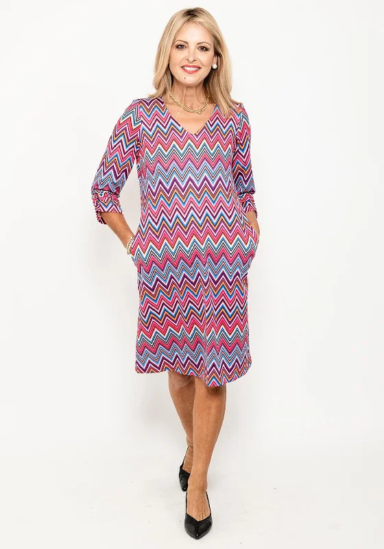 V-neck dress – Dress with a V-shaped neckline that flatters the chest and elongates the neck.V-neck dress – Dress with a V-shaped neckline that flatters the chest and elongates the neck.Leon Collection Zig Zag Print Shift Dress, Pink Multi V-neck dress – Dress with a V-shaped neckline that flatters the chest and elongates the neck.V-neck dress – Dress with a V-shaped neckline that flatters the chest and elongates the neck.Leon Collection Zig Zag Print Shift Dress, Pink Multi