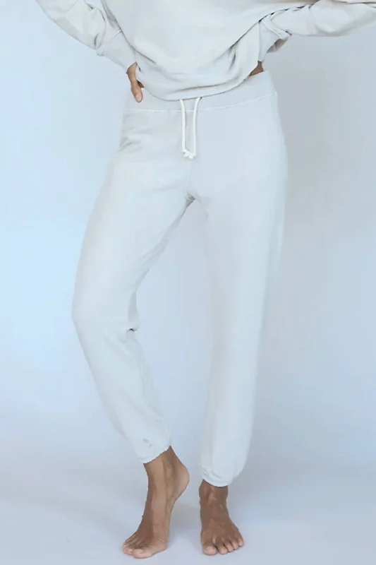 Button-front trousers – Trousers that feature a row of buttons along the waistband for a stylish detail.Button-front trousers – Trousers that feature a row of buttons along the waistband for a stylish detail.Freddie Joggers In Sand Button-front trousers – Trousers that feature a row of buttons along the waistband for a stylish detail.Button-front trousers – Trousers that feature a row of buttons along the waistband for a stylish detail.Freddie Joggers In Sand