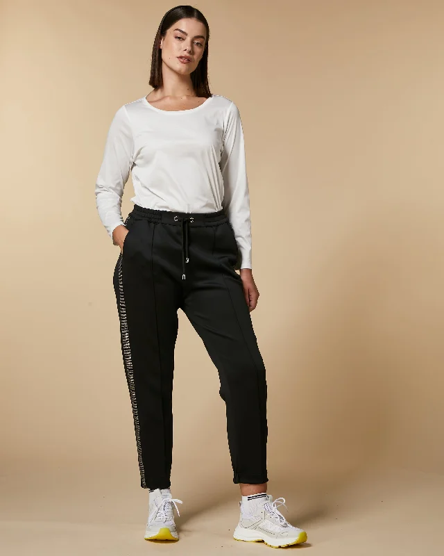 Button-front trousers – Trousers that feature a row of buttons along the waistband for a stylish detail.Button-front trousers – Trousers that feature a row of buttons along the waistband for a stylish detail.OCCULTO Button-front trousers – Trousers that feature a row of buttons along the waistband for a stylish detail.Button-front trousers – Trousers that feature a row of buttons along the waistband for a stylish detail.OCCULTO