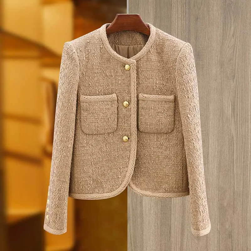 Herringbone – A distinct V-shaped woven patternHerringbone – A distinct V-shaped woven patternLuxury tweed autumn winter coat khaki tweed woolen cloth jacket Herringbone – A distinct V-shaped woven patternHerringbone – A distinct V-shaped woven patternLuxury tweed autumn winter coat khaki tweed woolen cloth jacket