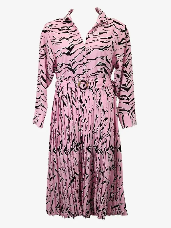Off-the-shoulder dress – Dress with sleeves or straps that sit below the shoulders, exposing the upper arms.Off-the-shoulder dress – Dress with sleeves or straps that sit below the shoulders, exposing the upper arms.Country Road Pleated Skirt Button Up Dress Size 16 Off-the-shoulder dress – Dress with sleeves or straps that sit below the shoulders, exposing the upper arms.Off-the-shoulder dress – Dress with sleeves or straps that sit below the shoulders, exposing the upper arms.Country Road Pleated Skirt Button Up Dress Size 16
