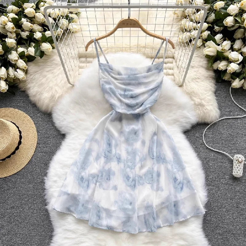 High-waisted skirt – Skirt that sits above the natural waistline, creating a flattering silhouette.High-waisted skirt – Skirt that sits above the natural waistline, creating a flattering silhouette.floral suspender skirt new A-line skirt     S4576