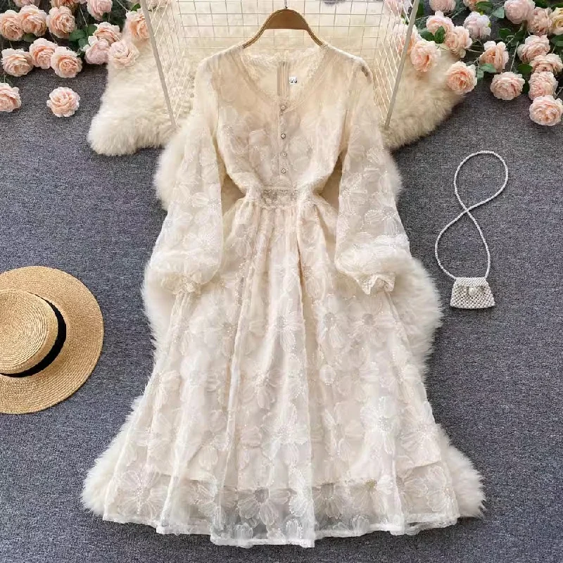 Tulle dress – Dress made with soft, voluminous tulle fabric, often worn for formal occasions or as part of a bridal outfit.Tulle dress – Dress made with soft, voluminous tulle fabric, often worn for formal occasions or as part of a bridal outfit.long-sleevedskirt, A-line skirt, elegant V-neck lace dress S4517 Tulle dress – Dress made with soft, voluminous tulle fabric, often worn for formal occasions or as part of a bridal outfit.Tulle dress – Dress made with soft, voluminous tulle fabric, often worn for formal occasions or as part of a bridal outfit.long-sleevedskirt, A-line skirt, elegant V-neck lace dress S4517