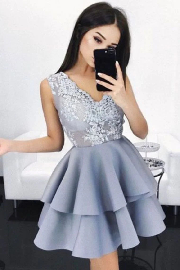 Mini dress – Short dress that usually ends above the knee, often casual or party wear.Mini dress – Short dress that usually ends above the knee, often casual or party wear.New Arrival Cocktail Dresses A Line V-Neck Zipper Up With Appliques Two-Layer Skirt