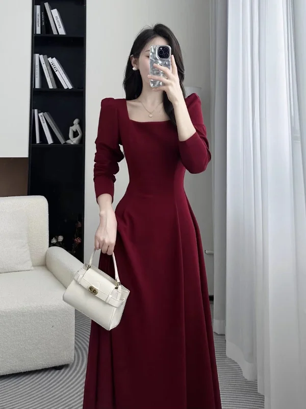 Halterneck dress – Dress with straps that tie around the neck, leaving the shoulders and back exposed.Halterneck dress – Dress with straps that tie around the neck, leaving the shoulders and back exposed.Red Dress Women's 2023 Square Neck Mid-Long Skirt S3467 Halterneck dress – Dress with straps that tie around the neck, leaving the shoulders and back exposed.Halterneck dress – Dress with straps that tie around the neck, leaving the shoulders and back exposed.Red Dress Women's 2023 Square Neck Mid-Long Skirt S3467