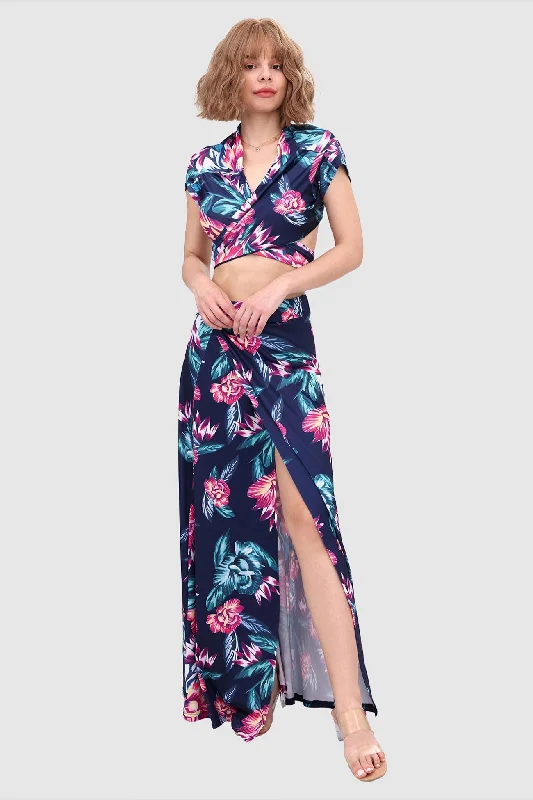 Wrap skirt – Skirt that wraps around the waist and is usually tied at one side.Wrap skirt – Skirt that wraps around the waist and is usually tied at one side.V-neck Crop Tied Top & Front Slit Skirt Wrap skirt – Skirt that wraps around the waist and is usually tied at one side.Wrap skirt – Skirt that wraps around the waist and is usually tied at one side.V-neck Crop Tied Top & Front Slit Skirt