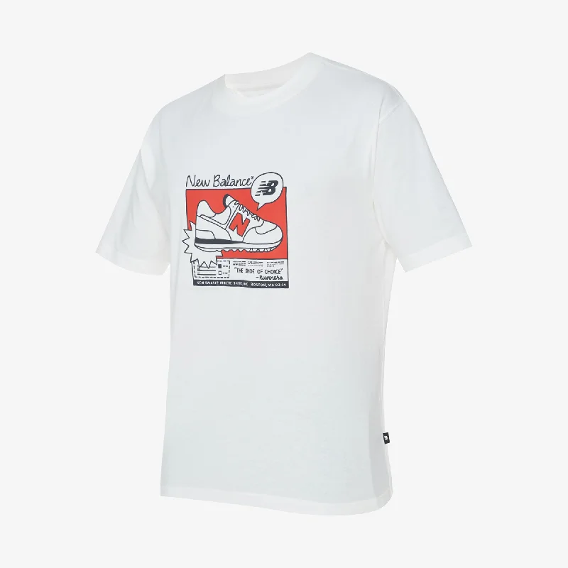 Crop – Shortened length, typically above the waistCrop – Shortened length, typically above the waistNew Balance | ADVERT GRAPHICS T-SHIRT { WHITE Crop – Shortened length, typically above the waistCrop – Shortened length, typically above the waistNew Balance | ADVERT GRAPHICS T-SHIRT { WHITE