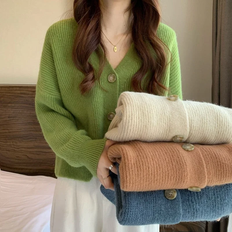 Oversized – Loose-fitting, relaxed silhouetteOversized – Loose-fitting, relaxed silhouetteBasic Ribbed Knit Cardigan (6 Colors) Oversized – Loose-fitting, relaxed silhouetteOversized – Loose-fitting, relaxed silhouetteBasic Ribbed Knit Cardigan (6 Colors)