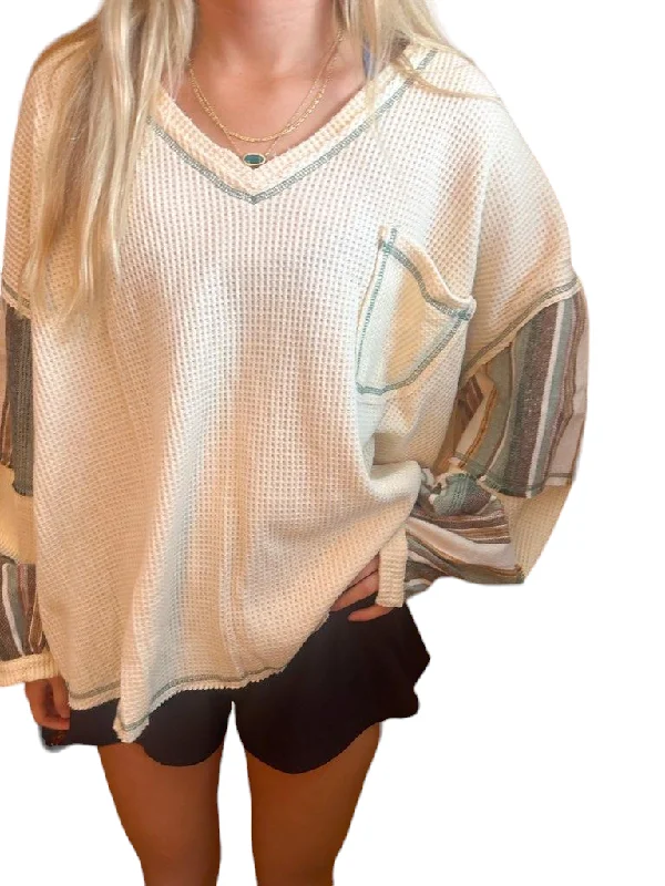 Cashmere – Luxurious, soft wool from goatsCashmere – Luxurious, soft wool from goatsVibrant Striped V-Neck Balloon Sleeve Top Cashmere – Luxurious, soft wool from goatsCashmere – Luxurious, soft wool from goatsVibrant Striped V-Neck Balloon Sleeve Top