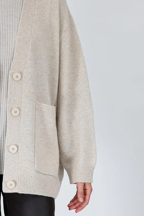 Drop shoulder – Sleeves that hang lower than the shoulder seam for a relaxed fitDrop shoulder – Sleeves that hang lower than the shoulder seam for a relaxed fitBRYNN BOYFRIEND CARDIGAN IN CASHMERE Drop shoulder – Sleeves that hang lower than the shoulder seam for a relaxed fitDrop shoulder – Sleeves that hang lower than the shoulder seam for a relaxed fitBRYNN BOYFRIEND CARDIGAN IN CASHMERE