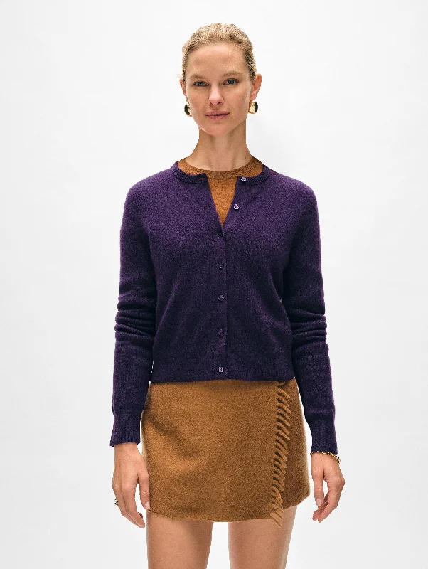 Raglan sleeve – Diagonal sleeve seams that extend to the necklineRaglan sleeve – Diagonal sleeve seams that extend to the necklineCashmere Cardigan Violet Raglan sleeve – Diagonal sleeve seams that extend to the necklineRaglan sleeve – Diagonal sleeve seams that extend to the necklineCashmere Cardigan Violet