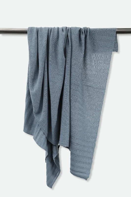 Chunky – Thick, oversized knit for a cozy lookChunky – Thick, oversized knit for a cozy lookANITA TRAVEL WRAP IN PURE CASHMERE MERINO Chunky – Thick, oversized knit for a cozy lookChunky – Thick, oversized knit for a cozy lookANITA TRAVEL WRAP IN PURE CASHMERE MERINO