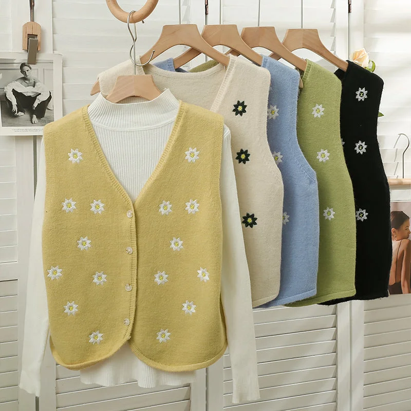 Cable knit – Featuring textured, braided patternsCable knit – Featuring textured, braided patternsEmbroidered Daisy Vest (6 Colors) Cable knit – Featuring textured, braided patternsCable knit – Featuring textured, braided patternsEmbroidered Daisy Vest (6 Colors)
