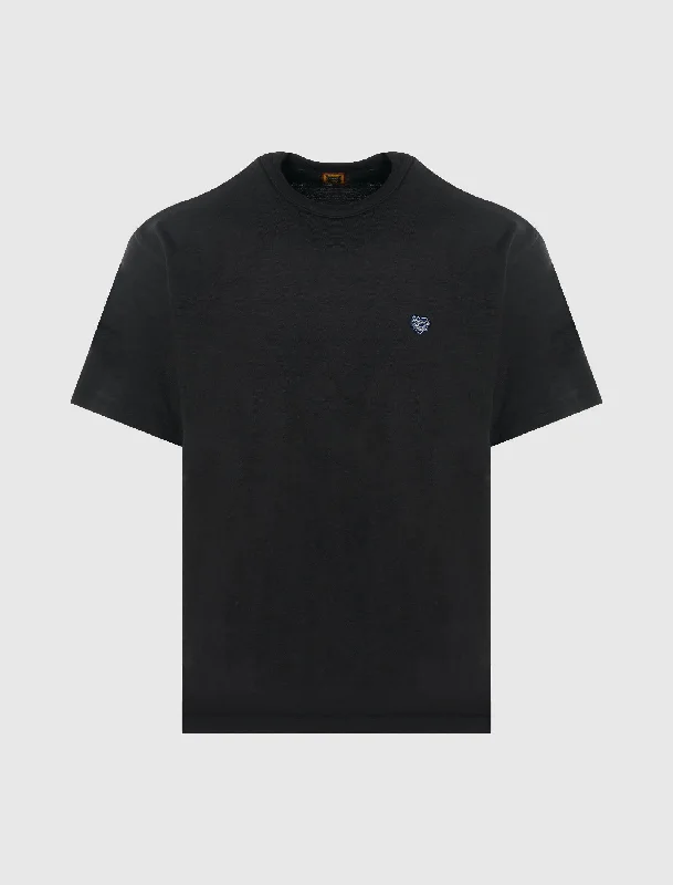 Faded – Pre-washed or faded look for a vintage vibeFaded – Pre-washed or faded look for a vintage vibeHEART BADGE TEE Faded – Pre-washed or faded look for a vintage vibeFaded – Pre-washed or faded look for a vintage vibeHEART BADGE TEE