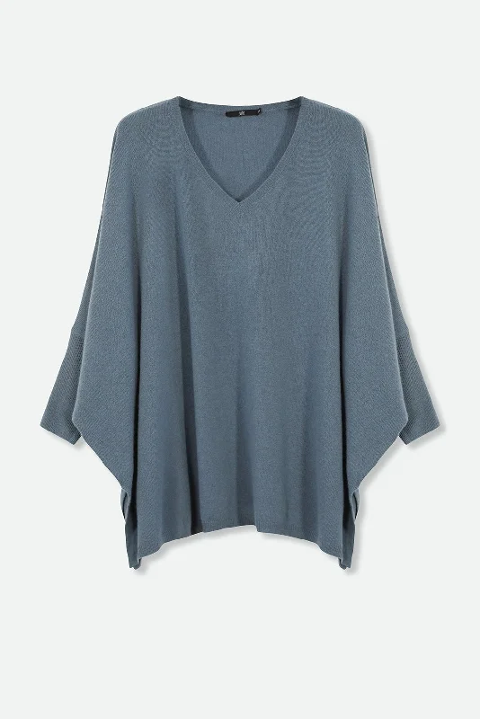 Short sleeve – Sleeveless or cap sleeve styleShort sleeve – Sleeveless or cap sleeve styleANITA LONG SLEEVE PONCHO IN PURE CASHMERE MERINO