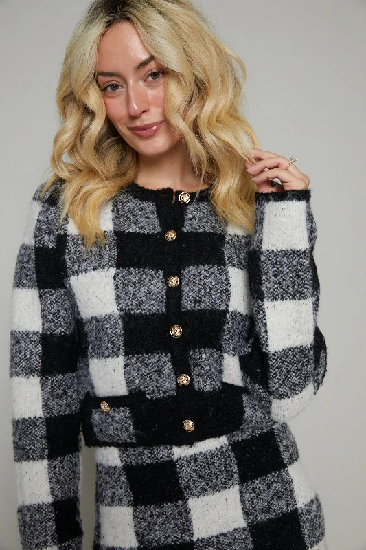 Pullover – Sweater without buttons or zippers, worn over the headPullover – Sweater without buttons or zippers, worn over the headMaple Plaid Sweater Knit Cardigan Pullover – Sweater without buttons or zippers, worn over the headPullover – Sweater without buttons or zippers, worn over the headMaple Plaid Sweater Knit Cardigan