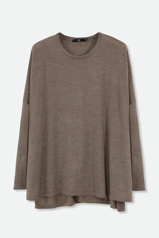 Long sleeve – Full-length sleevesLong sleeve – Full-length sleevesMATTEO OVERSIZED LONG SLEEVE CREW IN FINE ITALIAN MERINO Long sleeve – Full-length sleevesLong sleeve – Full-length sleevesMATTEO OVERSIZED LONG SLEEVE CREW IN FINE ITALIAN MERINO