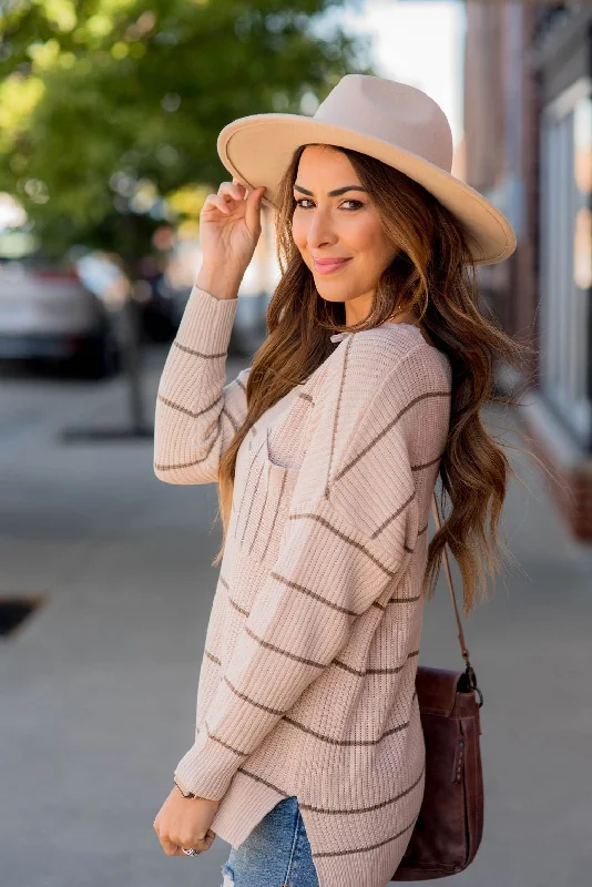 Raglan sleeve – Diagonal sleeve seams that extend to the necklineRaglan sleeve – Diagonal sleeve seams that extend to the necklineMixed Stripes Knit Sweater Raglan sleeve – Diagonal sleeve seams that extend to the necklineRaglan sleeve – Diagonal sleeve seams that extend to the necklineMixed Stripes Knit Sweater