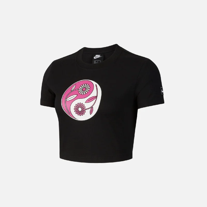 Knit – Soft and stretchy fabric with a knitted textureKnit – Soft and stretchy fabric with a knitted textureNike | NSW WOMENS SHORT SLEEVES TOP BLACK Knit – Soft and stretchy fabric with a knitted textureKnit – Soft and stretchy fabric with a knitted textureNike | NSW WOMENS SHORT SLEEVES TOP BLACK