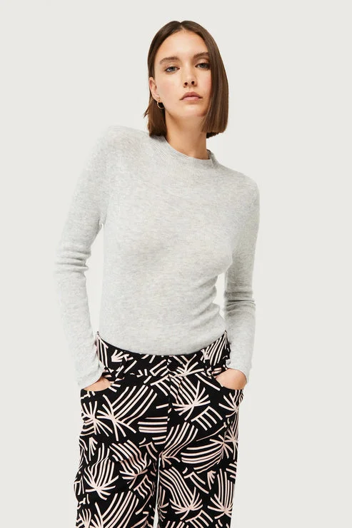 Fitted – Snug, form-fitting styleFitted – Snug, form-fitting stylePerkins Collar Knit Top in Grey Fitted – Snug, form-fitting styleFitted – Snug, form-fitting stylePerkins Collar Knit Top in Grey