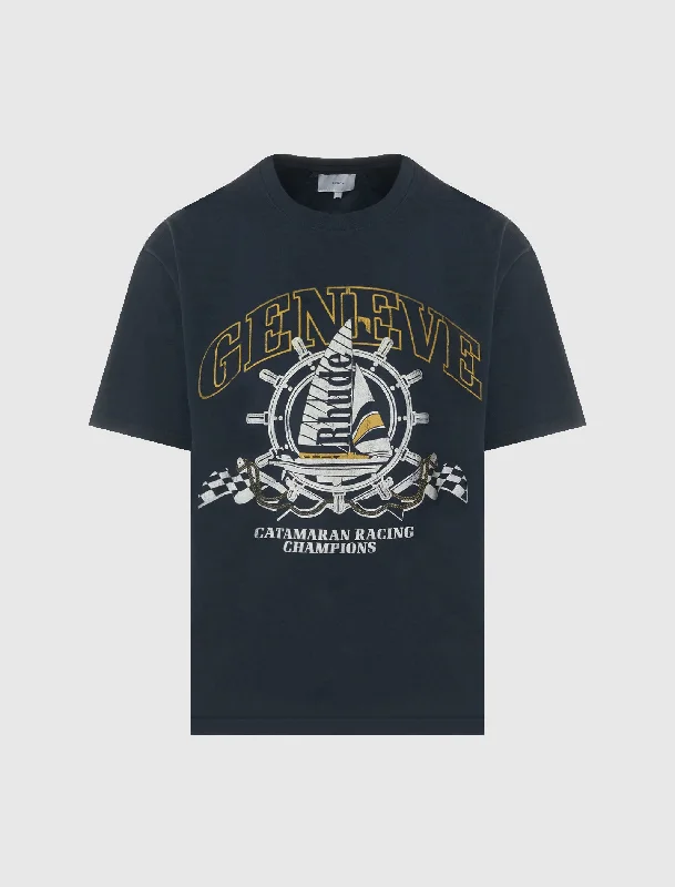 Oversized – Loose, relaxed fit, often with dropped shouldersOversized – Loose, relaxed fit, often with dropped shouldersGENEVE CATAMARAN TEE Oversized – Loose, relaxed fit, often with dropped shouldersOversized – Loose, relaxed fit, often with dropped shouldersGENEVE CATAMARAN TEE