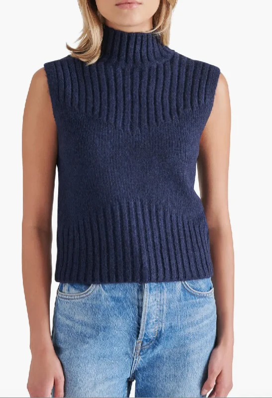 Cotton blend – Mix of cotton and synthetic fibers for comfortCotton blend – Mix of cotton and synthetic fibers for comfortSerin Sweater in Midnight