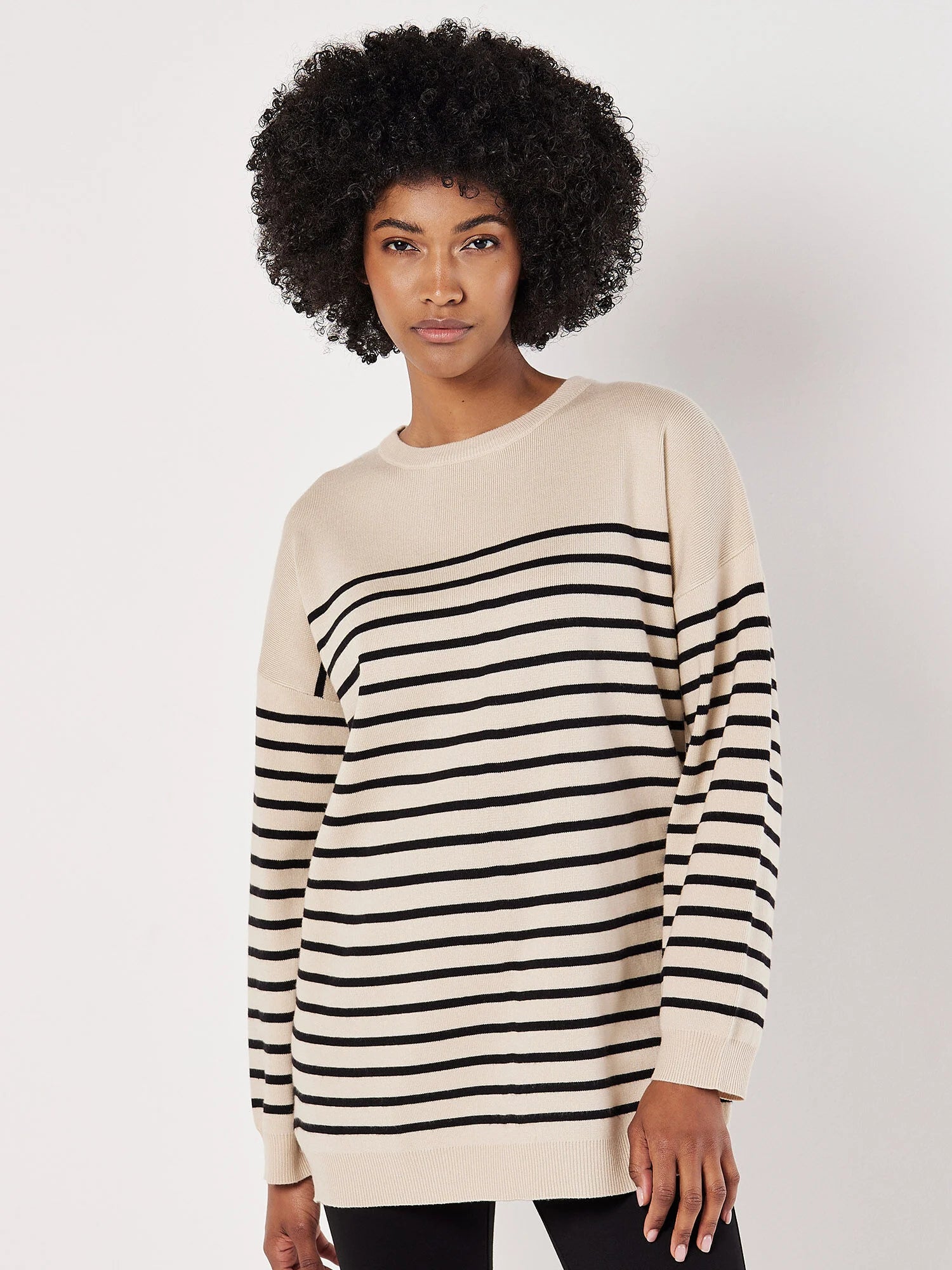 Boxy – Square, loose shapeBoxy – Square, loose shapeStriped Knit Tunic Sweater in Stone/Black Boxy – Square, loose shapeBoxy – Square, loose shapeStriped Knit Tunic Sweater in Stone/Black