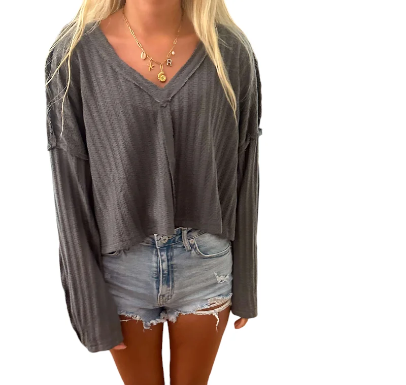 V-neck – Sweater with a V-shaped necklineV-neck – Sweater with a V-shaped necklineAnna top charcoal V-neck – Sweater with a V-shaped necklineV-neck – Sweater with a V-shaped necklineAnna top charcoal