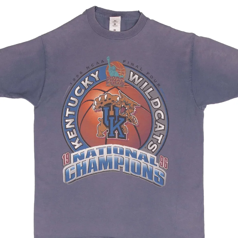 Oversized – Loose, relaxed fit, often with dropped shouldersOversized – Loose, relaxed fit, often with dropped shouldersVINTAGE NCAA KENTUCKY WILDCATS BASKETBALL CHAMPIONS 1996 TEE SHIRT LARGE MADE US Oversized – Loose, relaxed fit, often with dropped shouldersOversized – Loose, relaxed fit, often with dropped shouldersVINTAGE NCAA KENTUCKY WILDCATS BASKETBALL CHAMPIONS 1996 TEE SHIRT LARGE MADE US