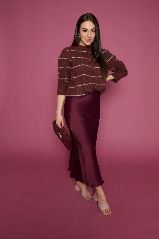 Crew neck – Round neck, classic styleCrew neck – Round neck, classic styleVixen Classic Crew Sweater - Terra Stripe Crew neck – Round neck, classic styleCrew neck – Round neck, classic styleVixen Classic Crew Sweater - Terra Stripe