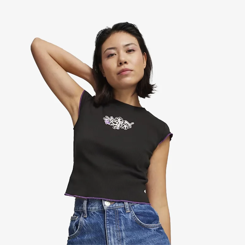 Crop – Shortened length, typically above the waistCrop – Shortened length, typically above the waistPuma | WMN'S x X-GIRL RIBBED SLIM FIT TEE { BLACK Crop – Shortened length, typically above the waistCrop – Shortened length, typically above the waistPuma | WMN'S x X-GIRL RIBBED SLIM FIT TEE { BLACK